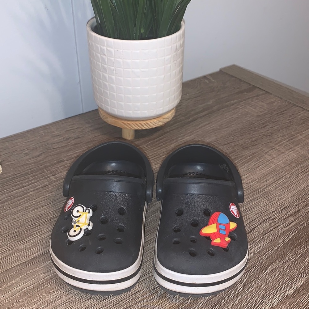 Toddler crocs